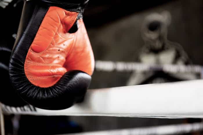 lucha contra el cáncer colorrectal guantes de boxeo